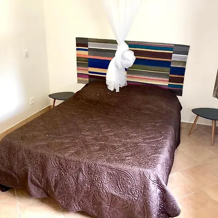 Avec Piscine A Villa Saze (Gard)