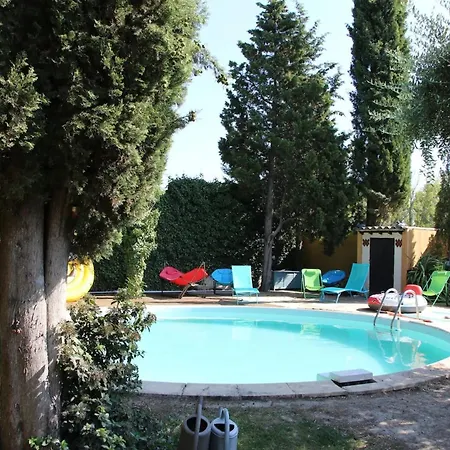 Avec Piscine A Villa