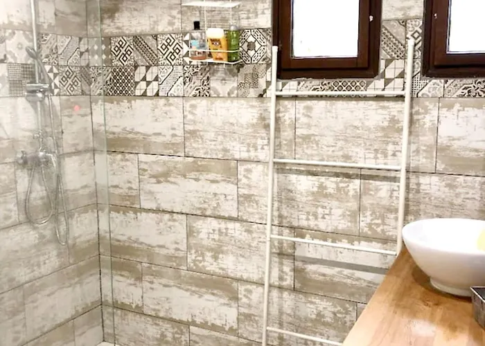 Avec Piscine à Villa *